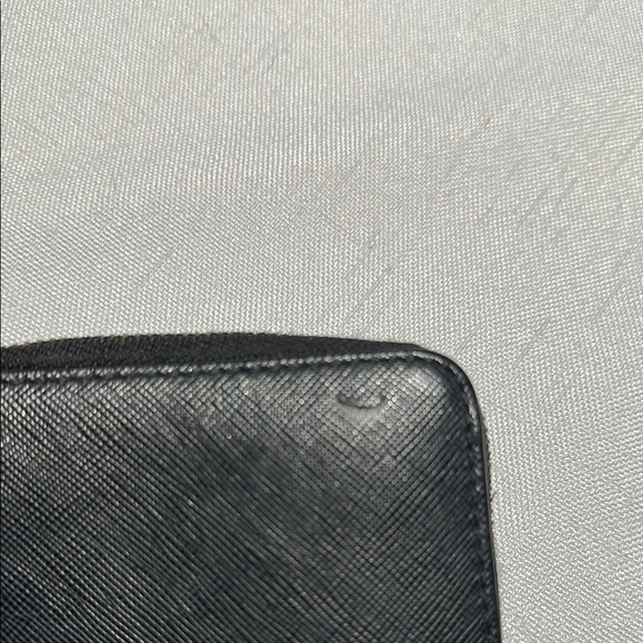 Tory Burch Black Wallet with Gold Logo - Picture 4 of 6